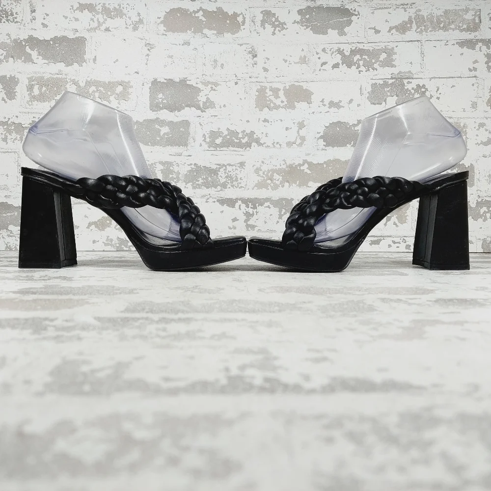 NEW Anne Klein Aiden Black Braided Strap Slip On Block Heel Sandals D589